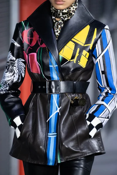 Look 95